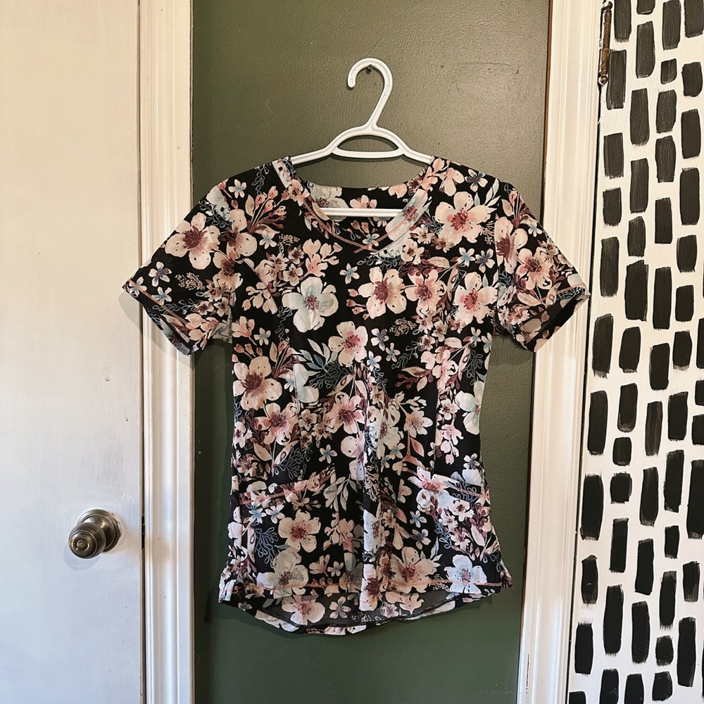 Floral scrub top